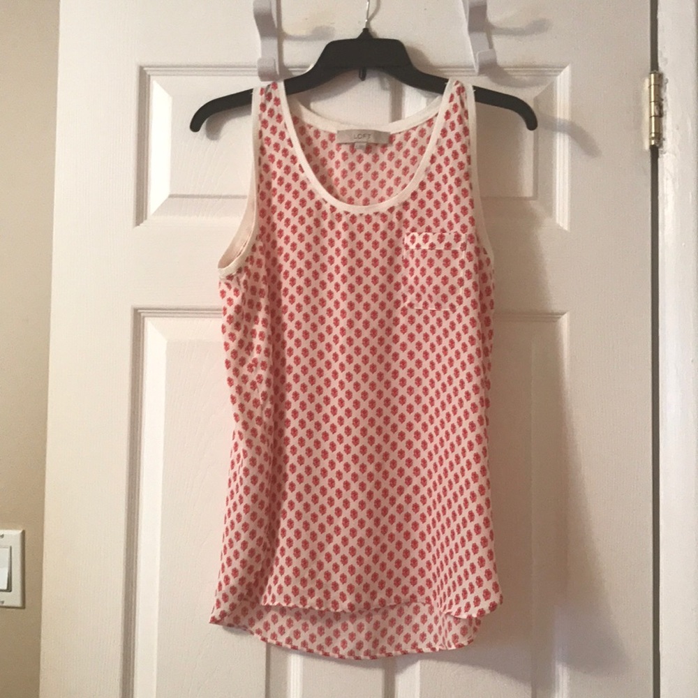 Loft silky like tank w salmon flowers w pocket